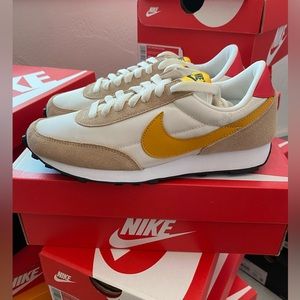 Nike Daybreak